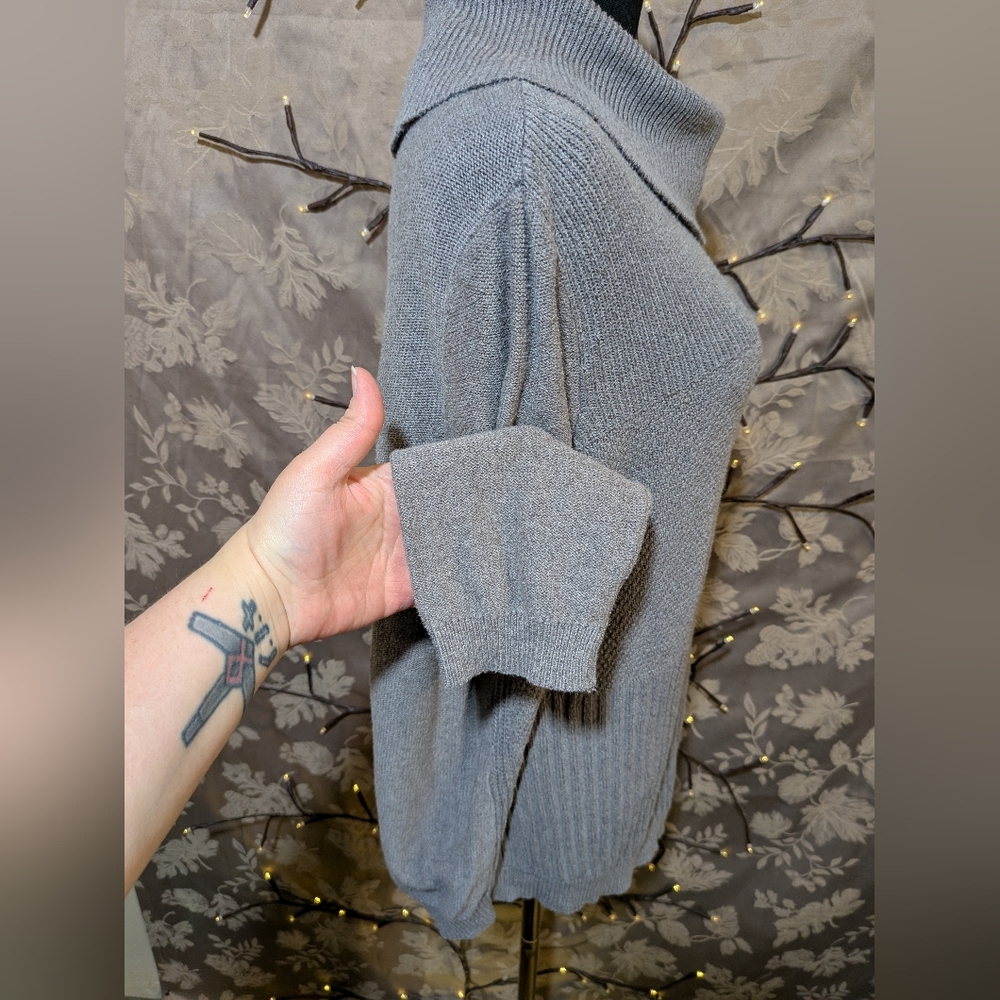 Chico's Cowl Neck Textured Sweater, Size XL(Chicos Size 3), EUC! - Picture 3 of 5